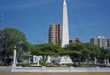 Quedó instalada nueva punta del Obelisco de la Plaza de la República de Maracaibo