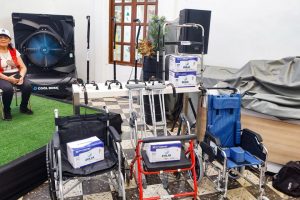 Gobernación del Zulia realiza jornada de entrega de ayudas técnicas y sociales