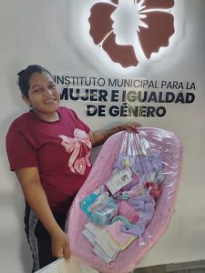 Instituto Municipal de la mujer de Maracaibo entrega canastillas