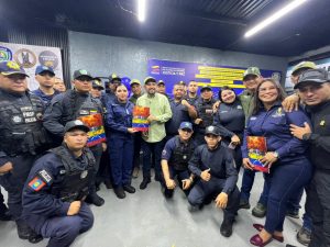 Alcalde Héctor Soto fortalece las unidades especiales de Polisur con reactivación del patrullaje lacustre y comando de la unidad canina
