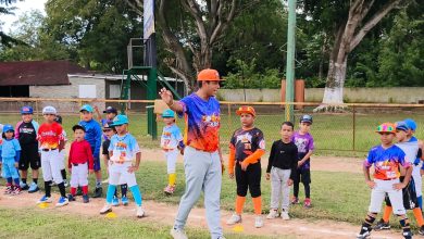 40 peloteros de la Academia Power Kids acudieron a clínica dictada por atletas profesionales