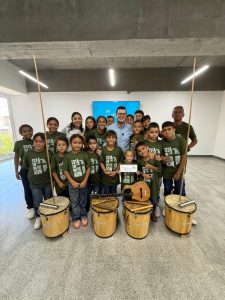 Fundación Nacional de la Gaita Gaiteros de Corazón entrega de kits instrumentales