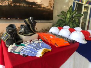 Realizan dotación de equipos de protección al Instituto Público de Gas Santa Rita en la Costa Oriental del Lago del estado Zulia