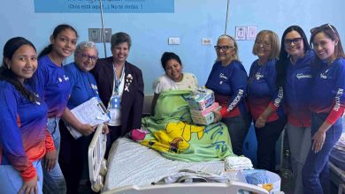 Gobierno de Carabobo benefició a madres gestantes y lactantes con entrega de kits en la Maternidad del Sur