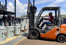 Gobernador del Zulia Luis Caldera entrega de 538 transformadores