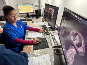 Primera Dama del Zulia impulsa atención médica a pacientes oncológicas en el Mes Rosa
