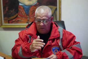 En el Zulia bomberos y Alcaldía de San Francisco brindan atención a las afectaciones por árboles caídos