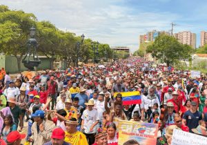 Gobernador declara al Zulia como estado multicultural, realiza anuncios y entrega financiamiento a comunas indígenas 